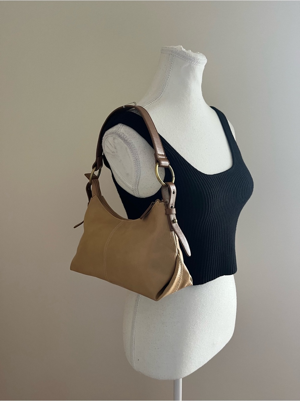 Classic Tan Leather Shoulder Bag - Timeless Everyday Style